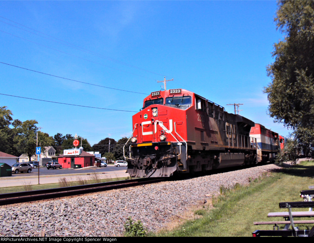 CN 2323